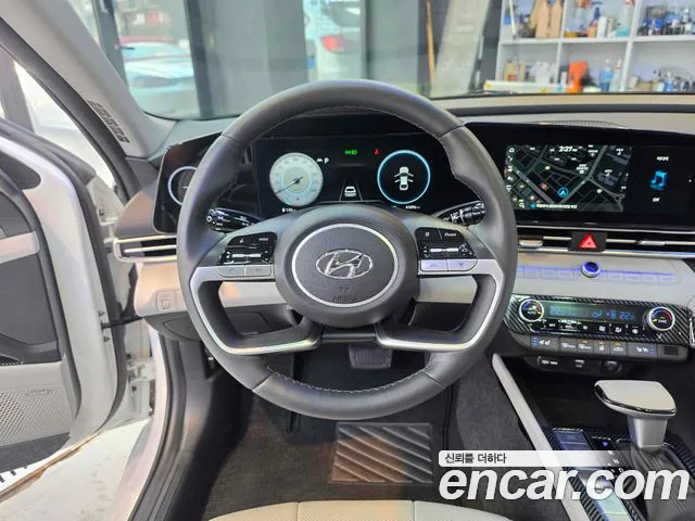 Hyundai AVANTE Avante (CN7) — Фото автомобиля 11