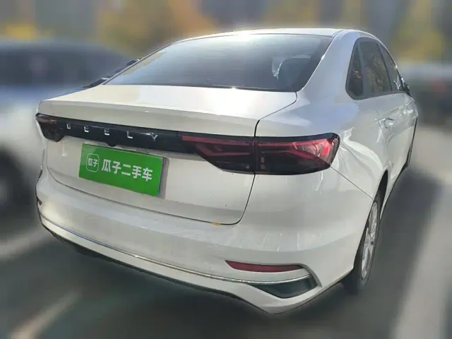 Geely Emgrand — Фото автомобиля 6