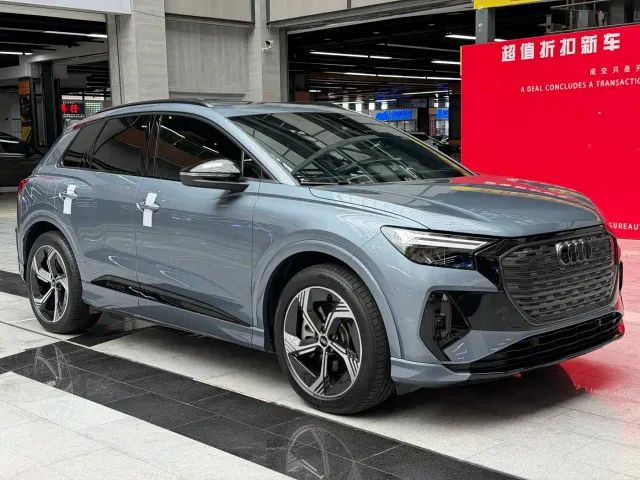 Audi Q4 e-tron — Фото автомобиля 3