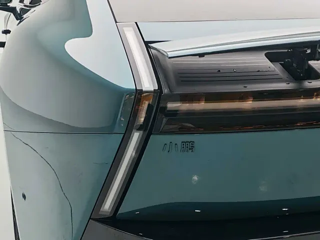 Xpeng P7 — Фото автомобиля 15