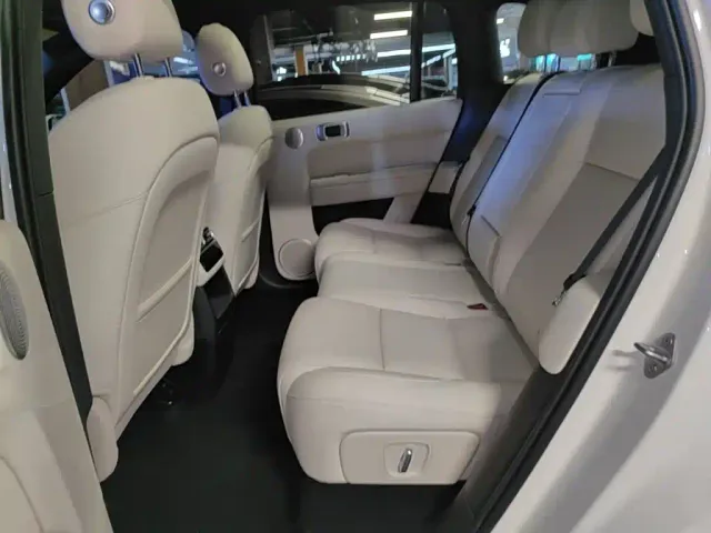 Li Auto Li Auto L6 2024 Pro — Фото автомобиля 16