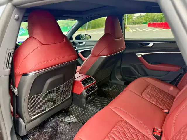 Audi A7L — Фото автомобиля 14