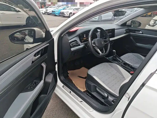 Volkswagen Lavida — Фото автомобиля 15