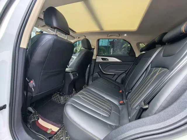 Besturn Bestune T77 2023 1.5T Automatic Luxury — Фото автомобиля 9