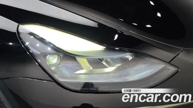 Tesla Model Y — Фото автомобиля 7