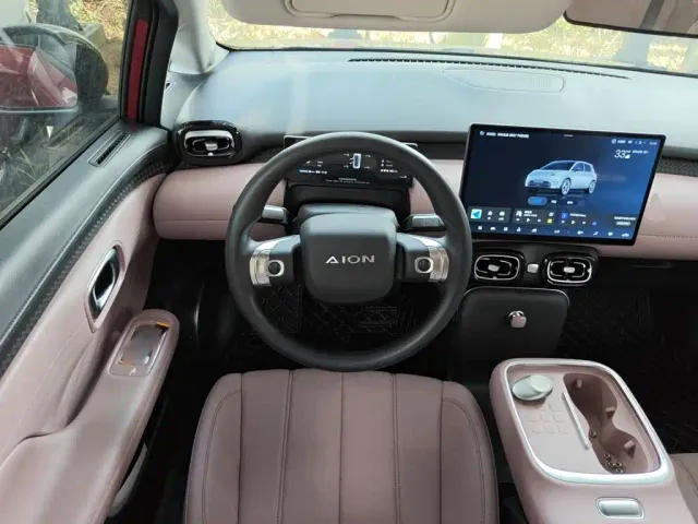 GAC Aion UT — Фото автомобиля 11