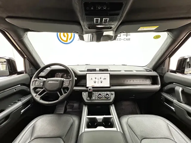 Land Rover Defender — Фото автомобиля 19