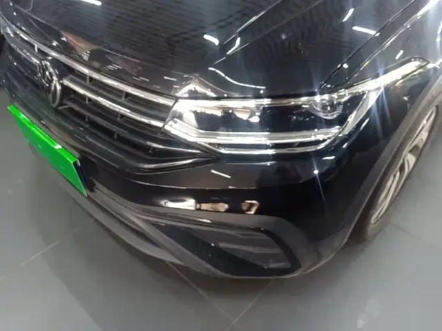 Volkswagen Tiguan L — Фото автомобиля 23