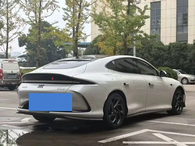 IM Motors L6 — Фото автомобиля 7