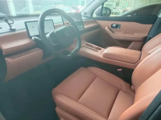 Leapmotor C10 — Фото автомобиля 3