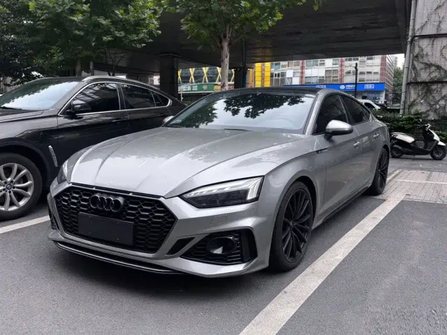 Фотография автомобиля — Audi A5
