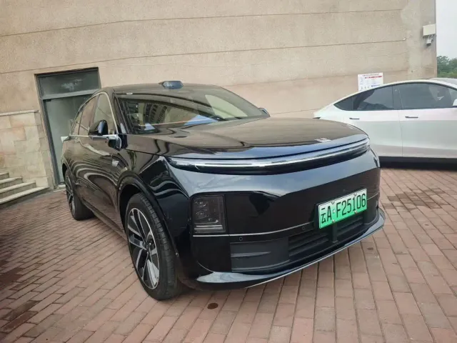 Li Auto L6 — Фото автомобиля 3