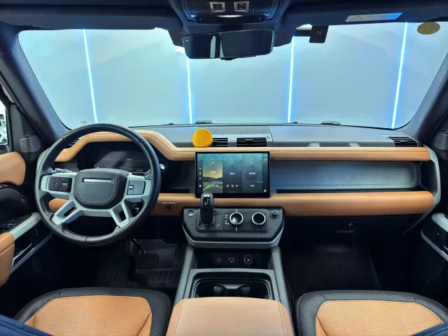 Land Rover Defender — Фото автомобиля 14