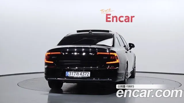 Вольво S90 — Фото автомобиля 4