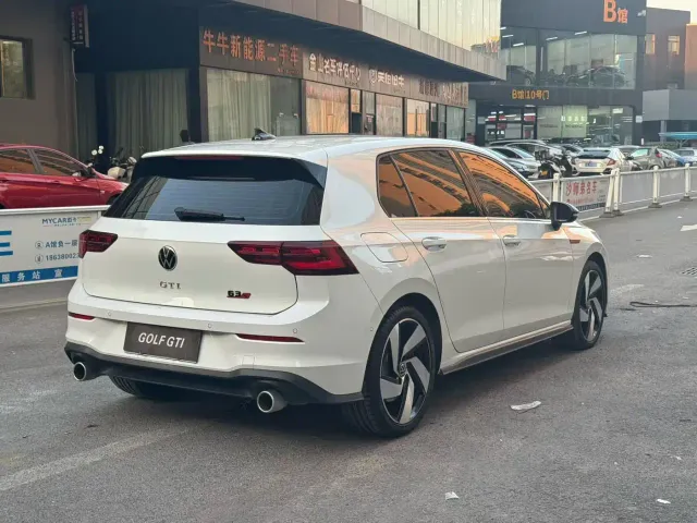 Volkswagen Golf GTI — Фото автомобиля 9