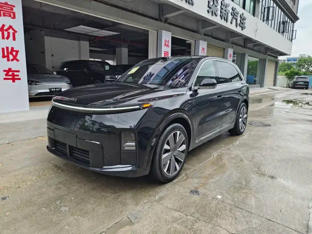 Li Auto L8 — Фото автомобиля 2