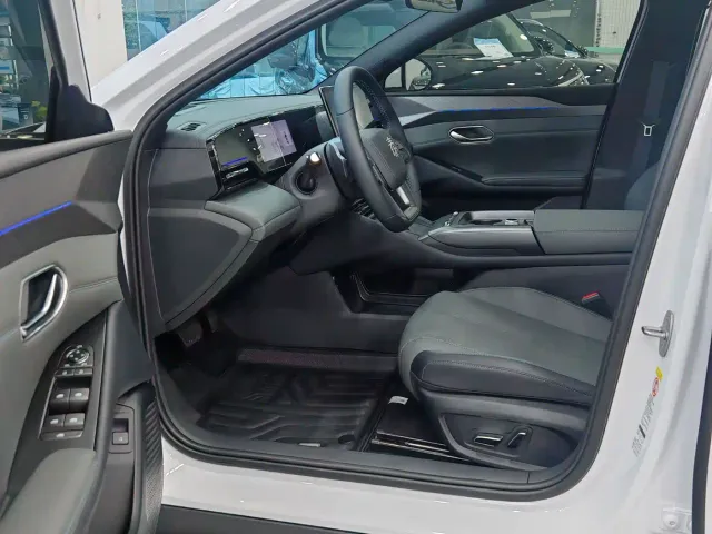 BYD Qin L — Фото автомобиля 7