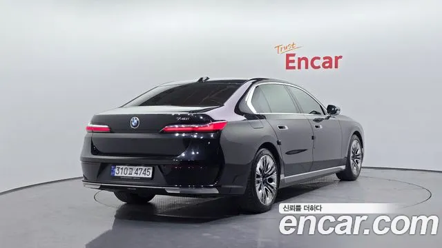 BMW 7-Series 7 серия (G70) 740i sDrive Design Pure Excellence — Фото автомобиля 2