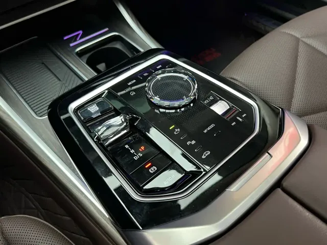 BMW 7 Series — Фото автомобиля 15