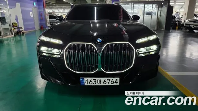 BMW 7 Series G70 — Фото автомобиля 2