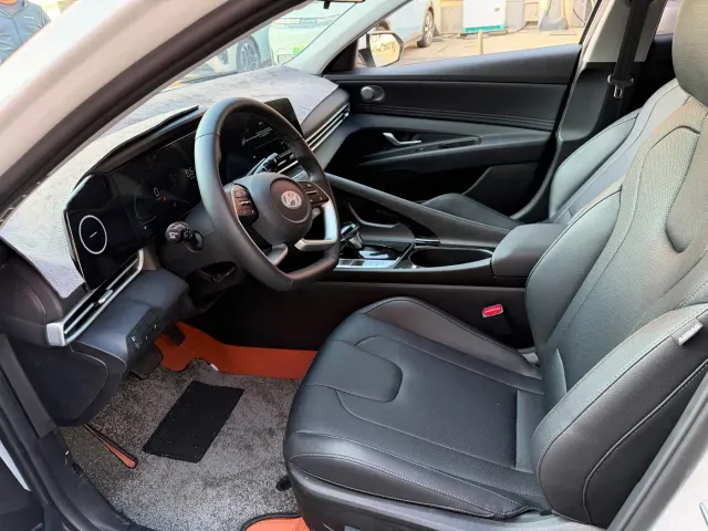 Hyundai Elantra — Фото автомобиля 4