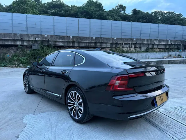 Volvo S90 — Фото автомобиля 7
