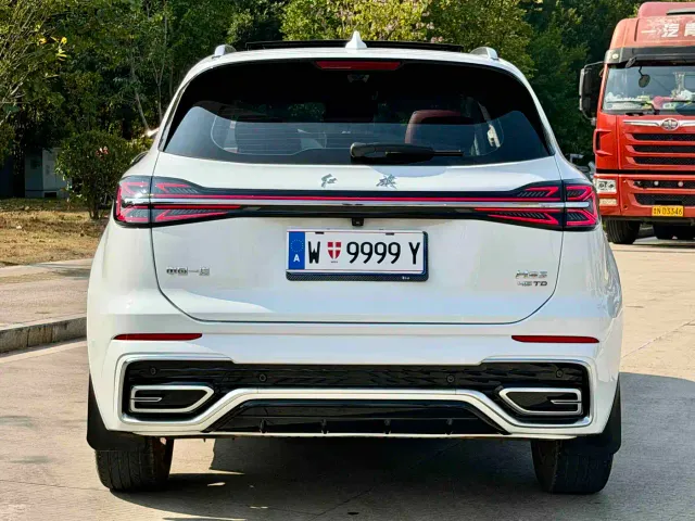 Hongqi HS5 — Фото автомобиля 8