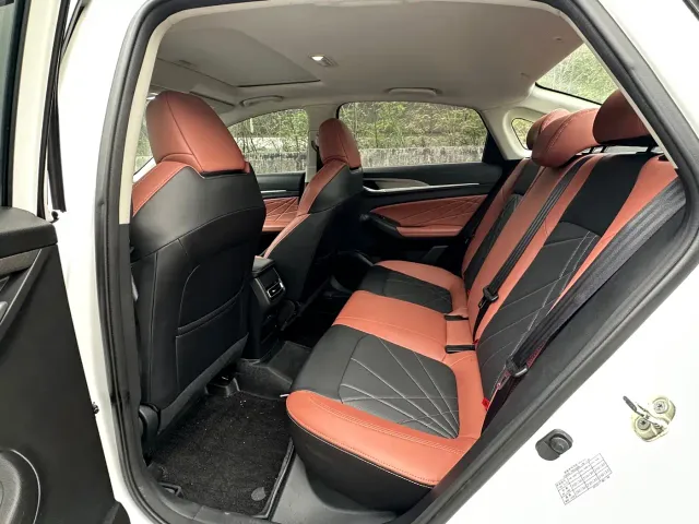Changan Eado — Фото автомобиля 8