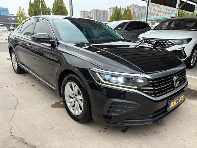 Volkswagen Passat — Фото автомобиля 3