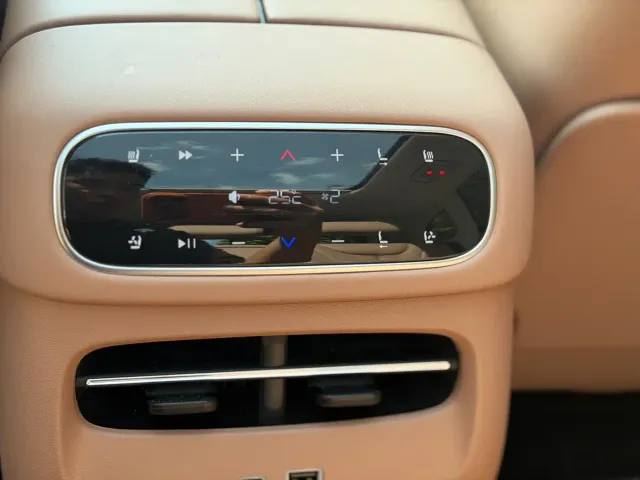Leapmotor C11 — Фото автомобиля 12