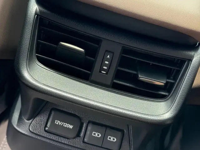 Lexus ES — Фото автомобиля 13