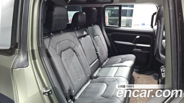 Land Rover Defender — Фото автомобиля 11