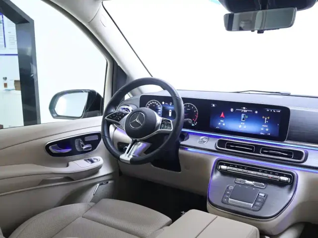 Mercedes-Benz V-Class — Фото автомобиля 14