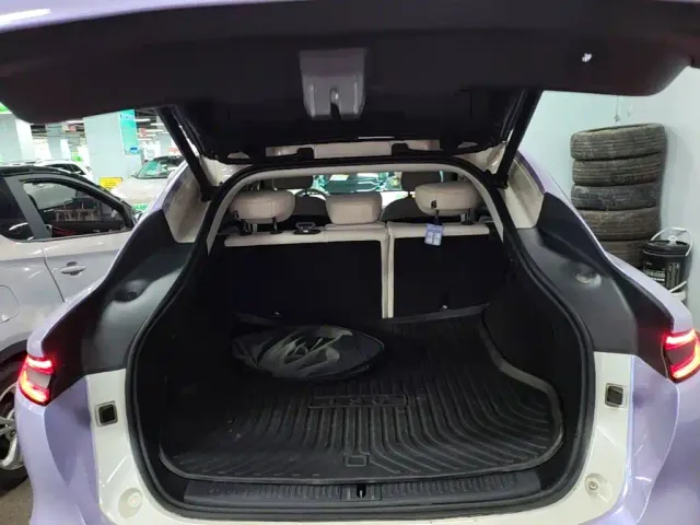 IM Motors LS6 — Фото автомобиля 18