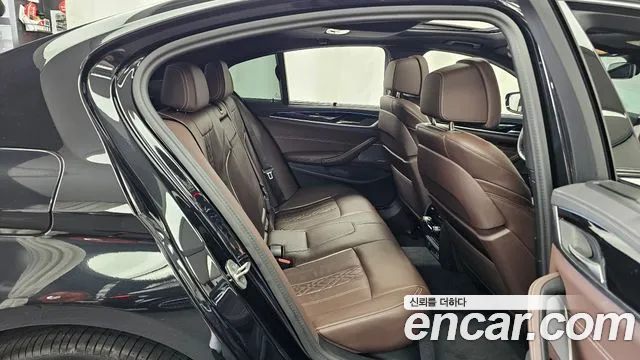 BMW 5-Series 5 серия (G30) — Фото автомобиля 12
