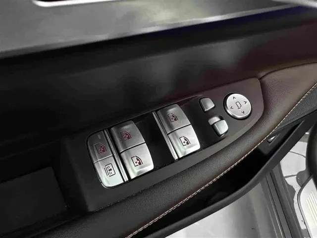 BMW 7 Series — Фото автомобиля 26