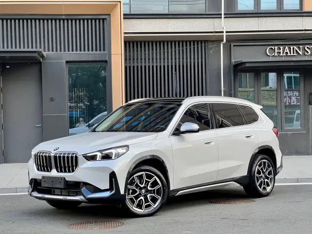 Фотография автомобиля — BMW X1