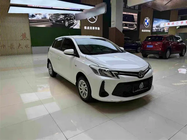 Toyota Vios FS — Фото автомобиля 3