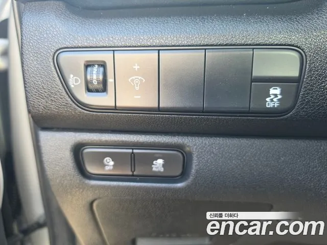 Kia Niro — Фото автомобиля 12
