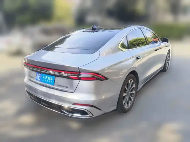 Lincoln Z — Фото автомобиля 2