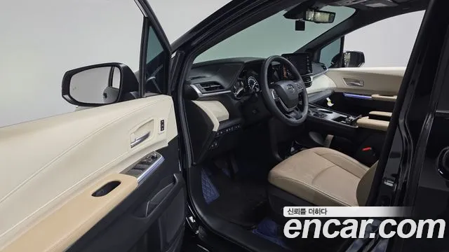 Toyota Sienna — Фото автомобиля 9
