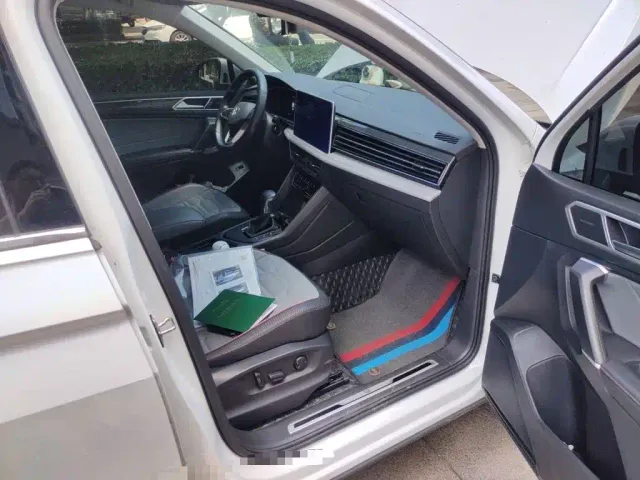 Volkswagen Tiguan L — Фото автомобиля 17