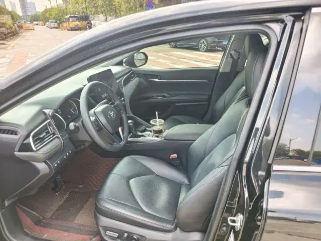Toyota Camry — Фото автомобиля 3