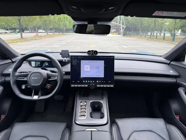 Xiaomi SU7 — Фото автомобиля 14