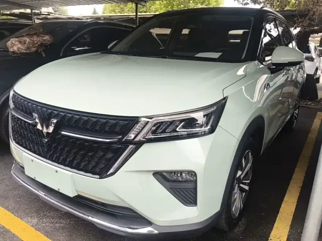 Фотография автомобиля — Wuling Asta