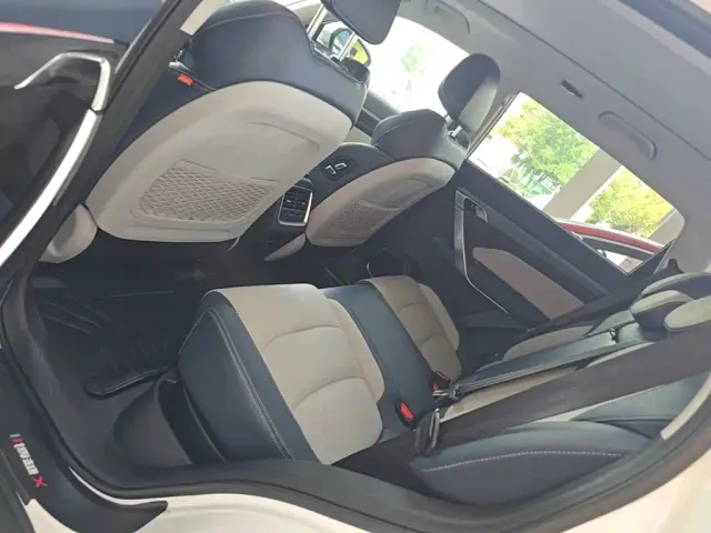 Geely Boyue — Фото автомобиля 16