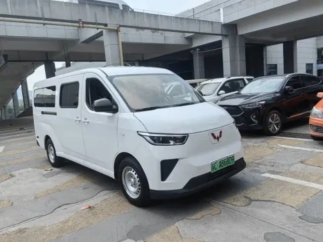 Wuling Yangguang — Фото автомобиля 2