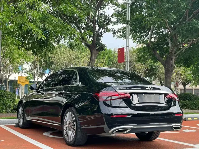 Mercedes-Benz E-Class — Фото автомобиля 7
