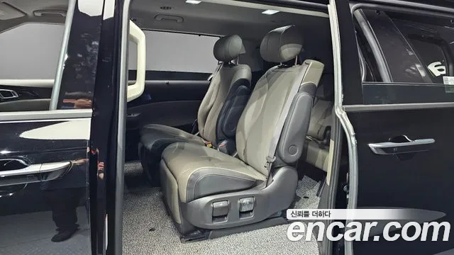 Kia Carnival — Фото автомобиля 12