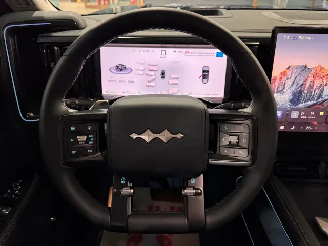 BYD FangChengBao Leopard 5 — Фото автомобиля 15